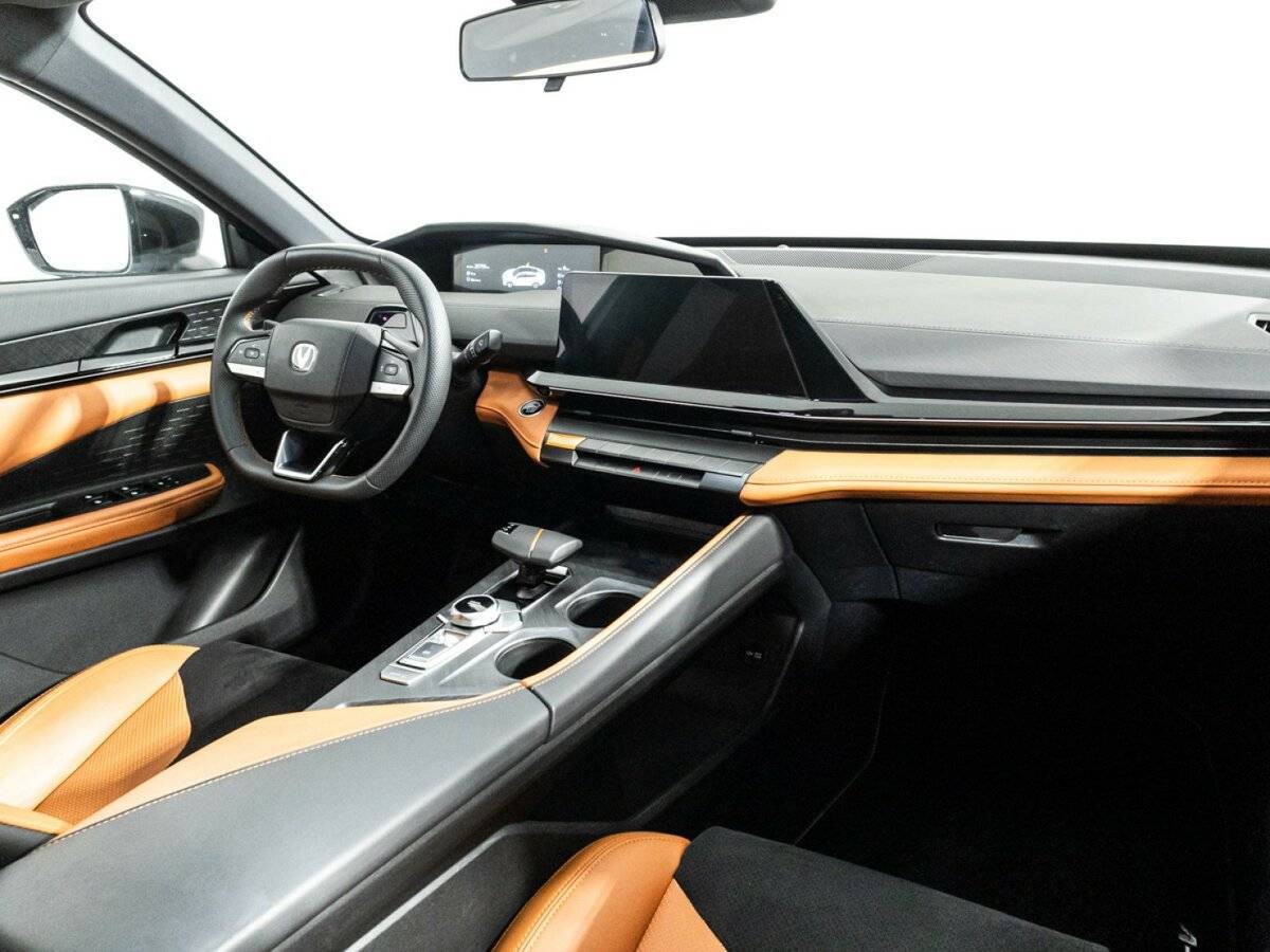 Changan UNI-V 2023 года с пробегом. Фото: #8