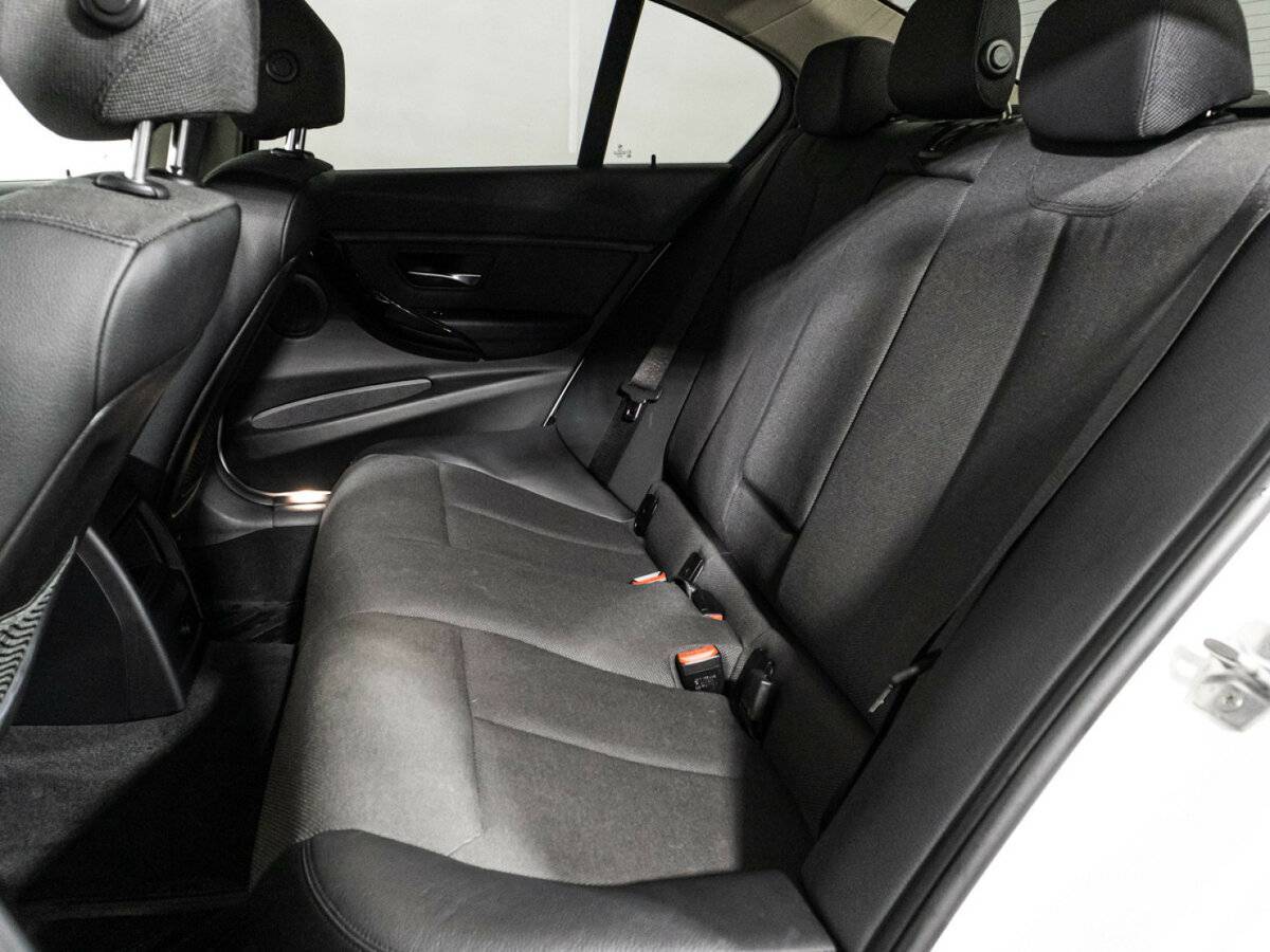 BMW 3 серии 2018 года с пробегом. Фото: #9