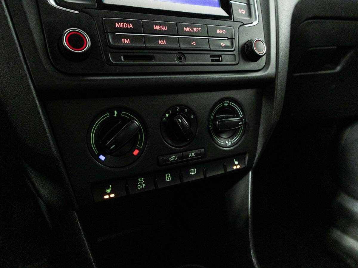 Б/У Шкода Рапид 2015 года. Фото: #14