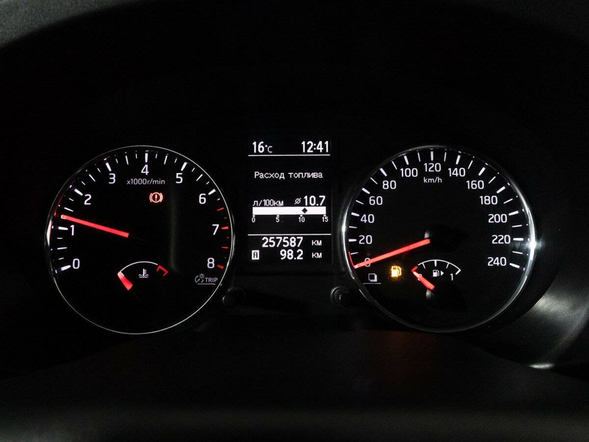 Б/У Ниссан Икс-Трейл 2014 года. Фото: #11