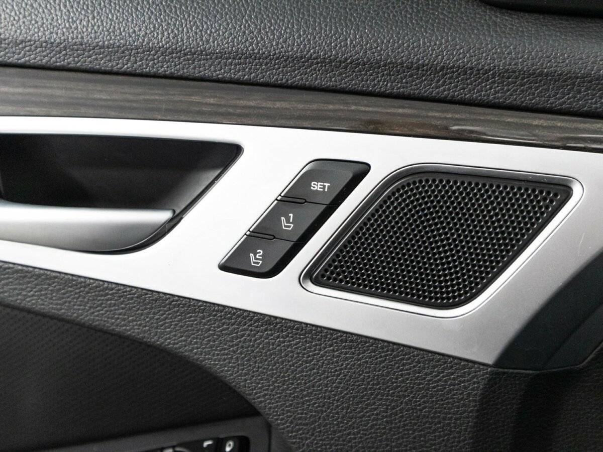 Hyundai Genesis 2015 года с пробегом. Фото: #14