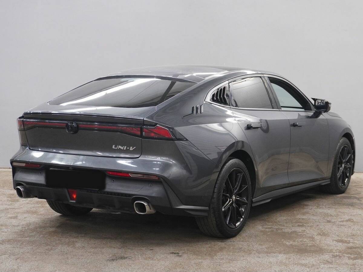 Changan UNI-V 2022 года с пробегом. Фото: #4