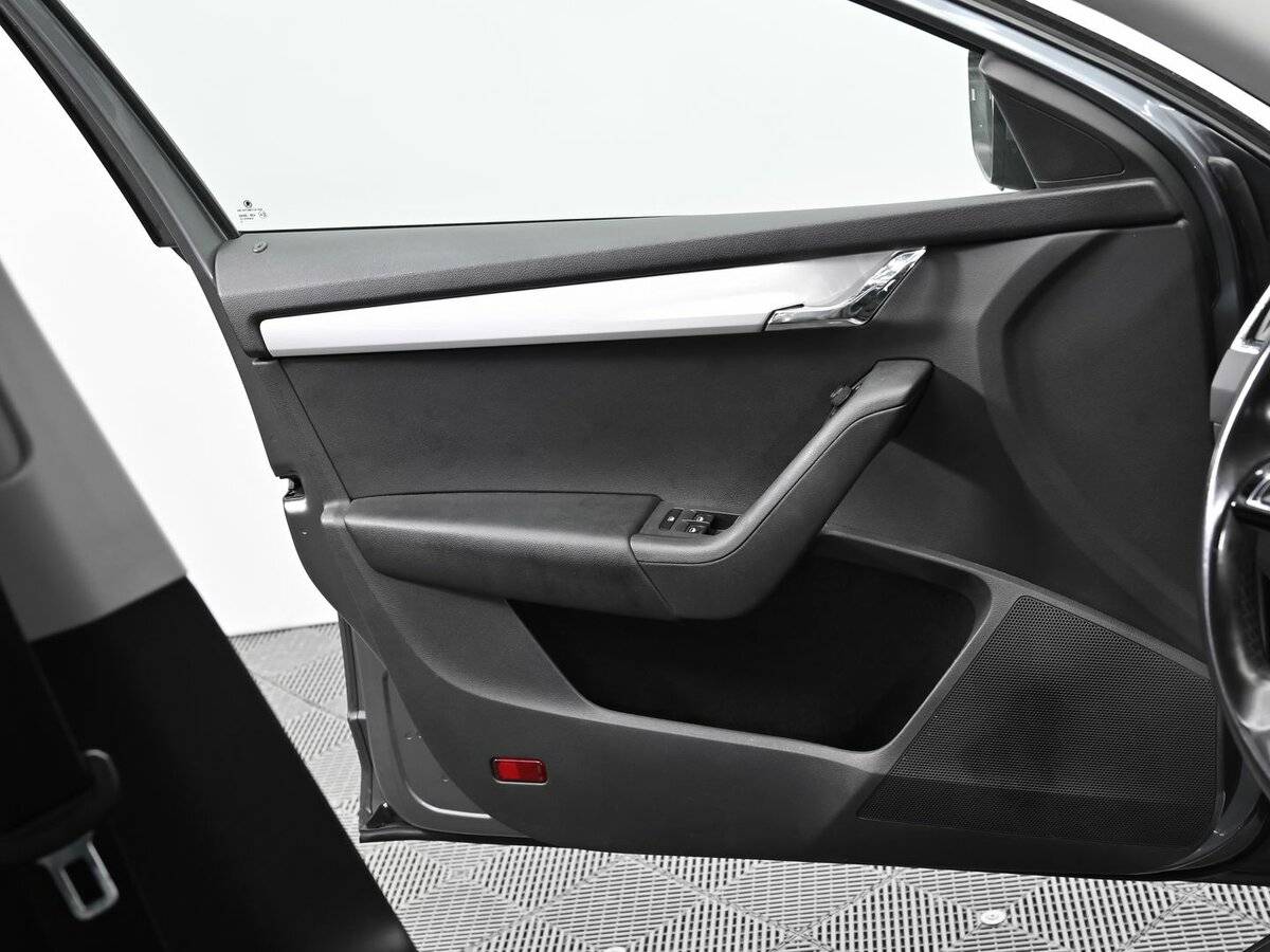 Б/У Шкода Октавия 2014 года. Фото: #6