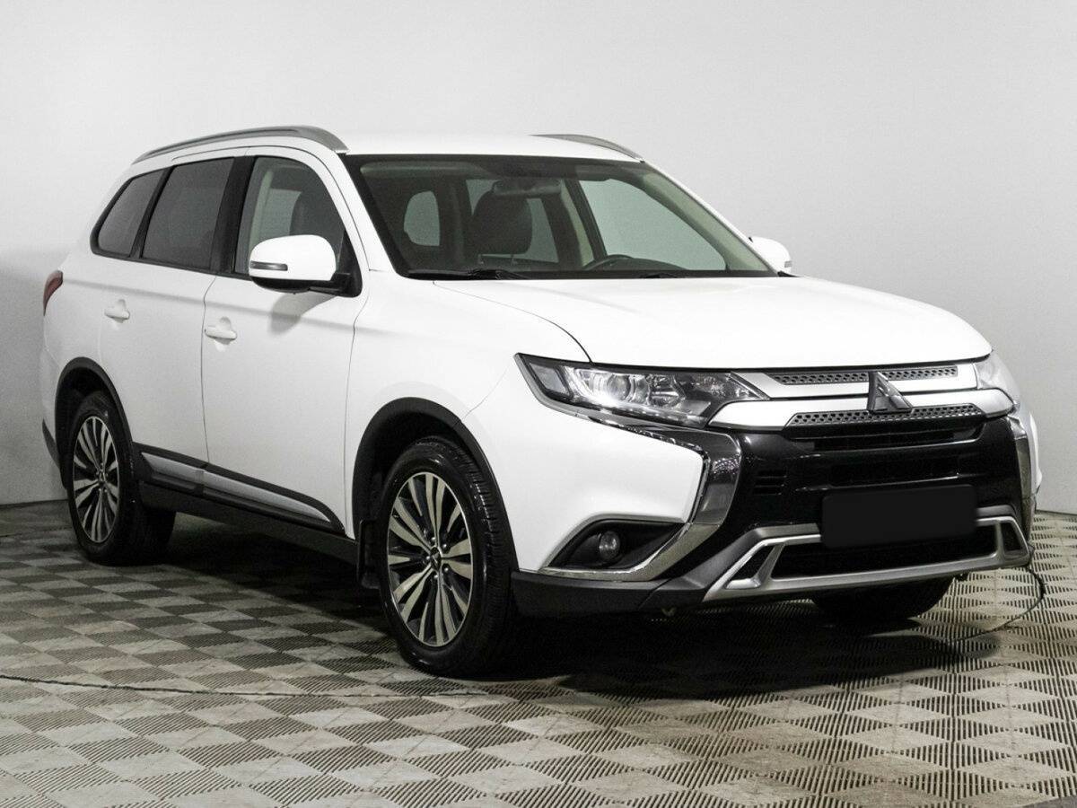 Mitsubishi Outlander 2020 года с пробегом. Фото: #2