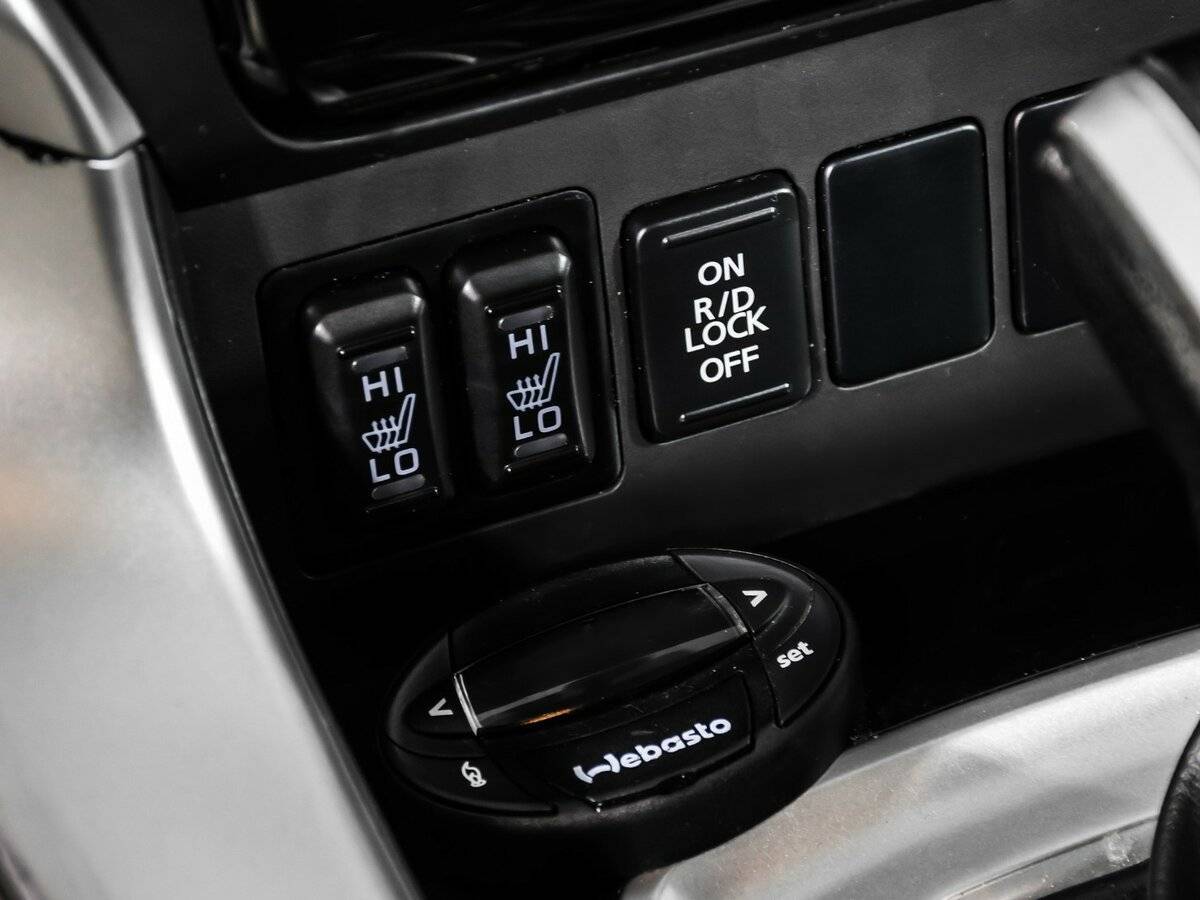 Mitsubishi Pajero Sport 2017 года с пробегом. Фото: #16