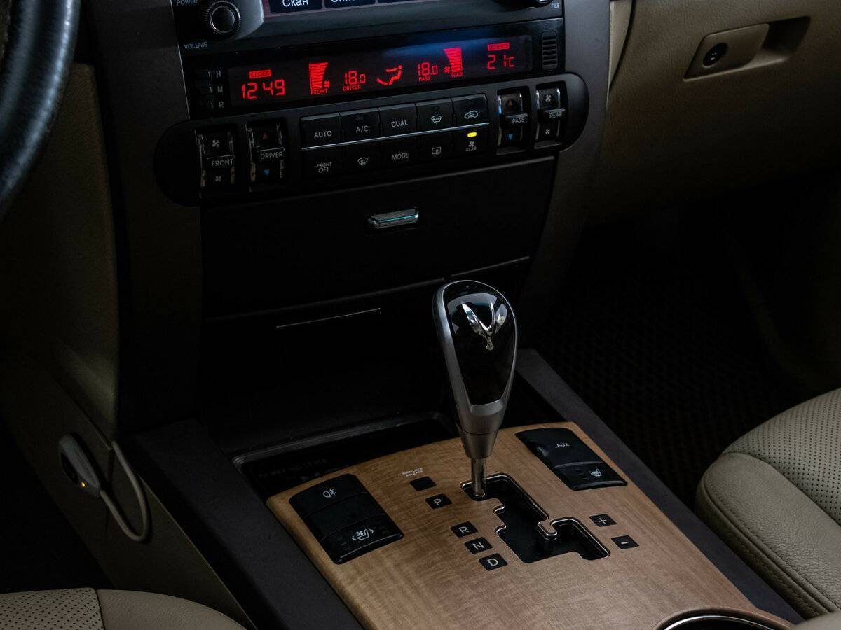 Kia Mohave 2012 года с пробегом. Фото: #12