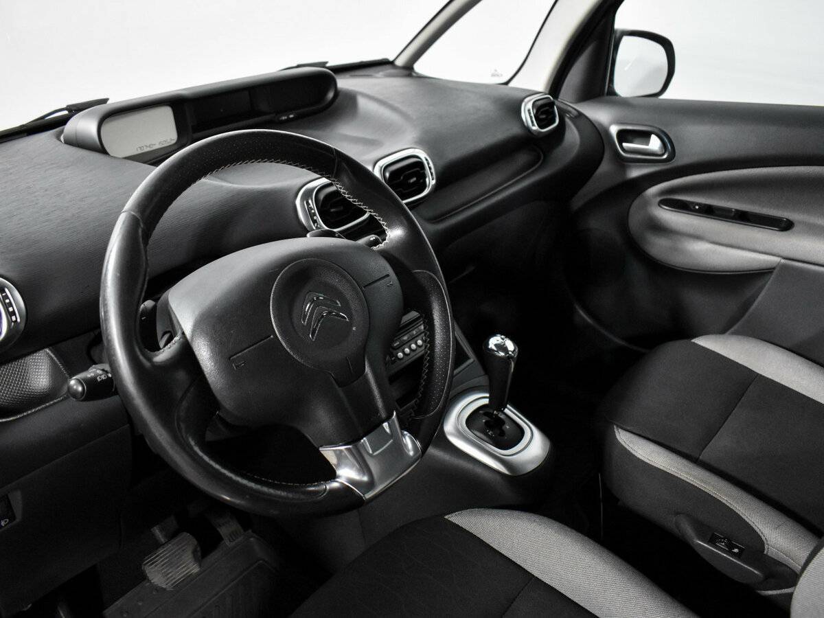 Б/У Ситроен Ц3 Пикассо 2013 года. Фото: #8