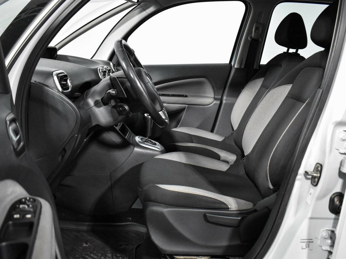 Б/У Ситроен Ц3 Пикассо 2013 года. Фото: #9