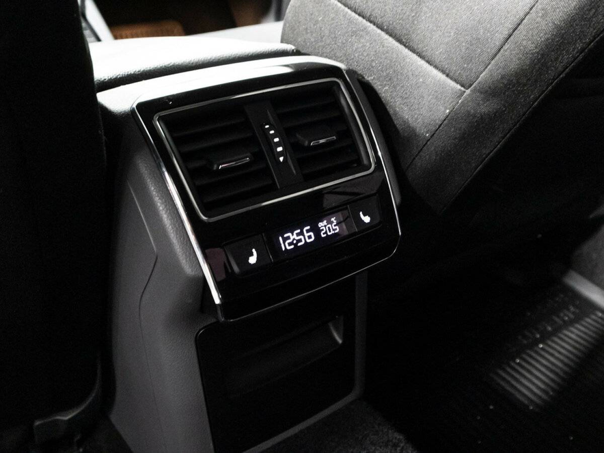 Skoda Superb 2015 года с пробегом. Фото: #15