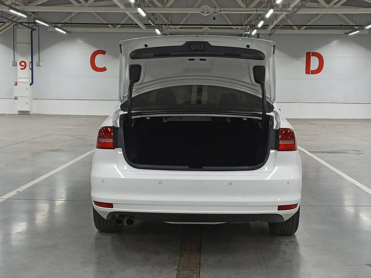 Volkswagen Jetta 2015 года с пробегом. Фото: #9