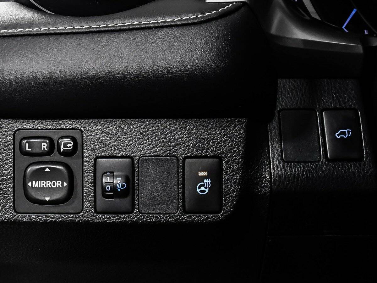 Б/У Тойота Рав4 2017 года. Фото: #13