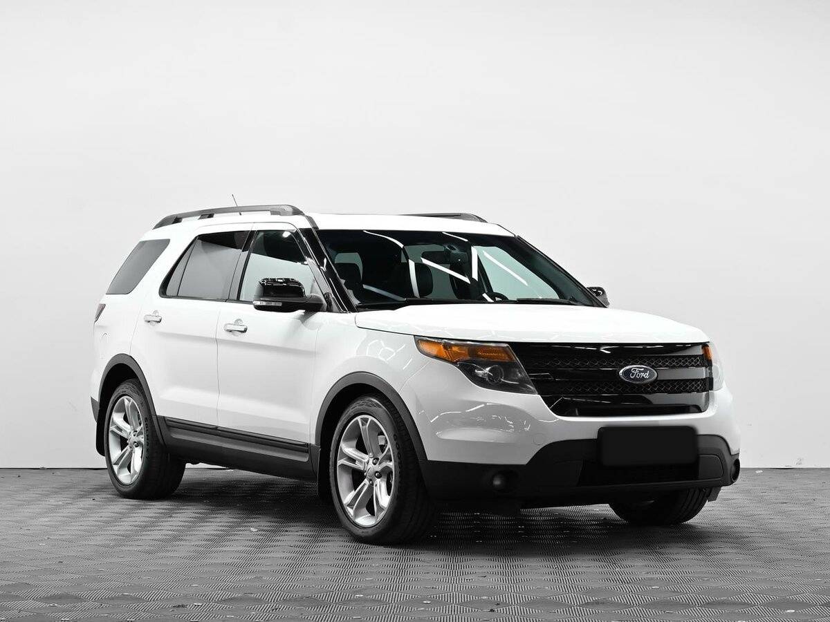 Ford Explorer 2013 года с пробегом. Фото: #1