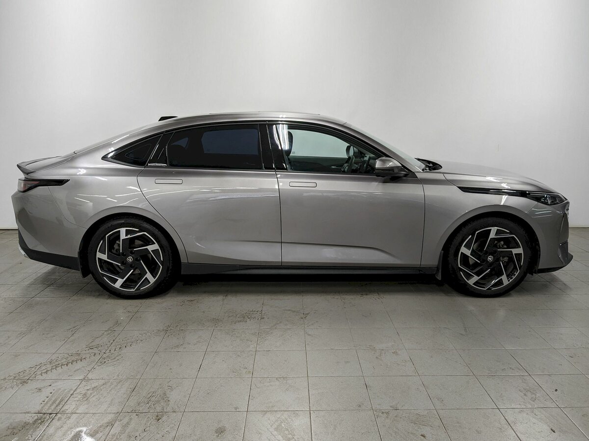 Changan Lamore 2023 года с пробегом. Фото: #3