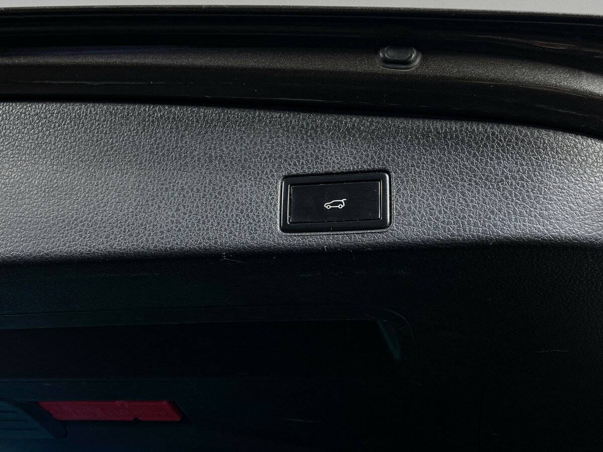 Volkswagen Touareg 2015 года с пробегом. Фото: #7