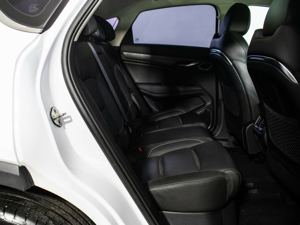 Geely Tugella 2022 года с пробегом. Фото: #11