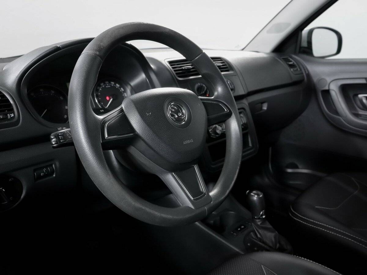 Б/У Шкода Фабия 2014 года. Фото: #10