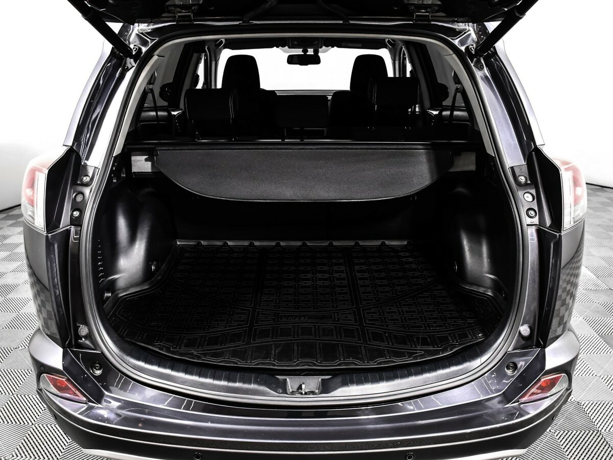 Б/У Тойота Рав4 2016 года. Фото: #10