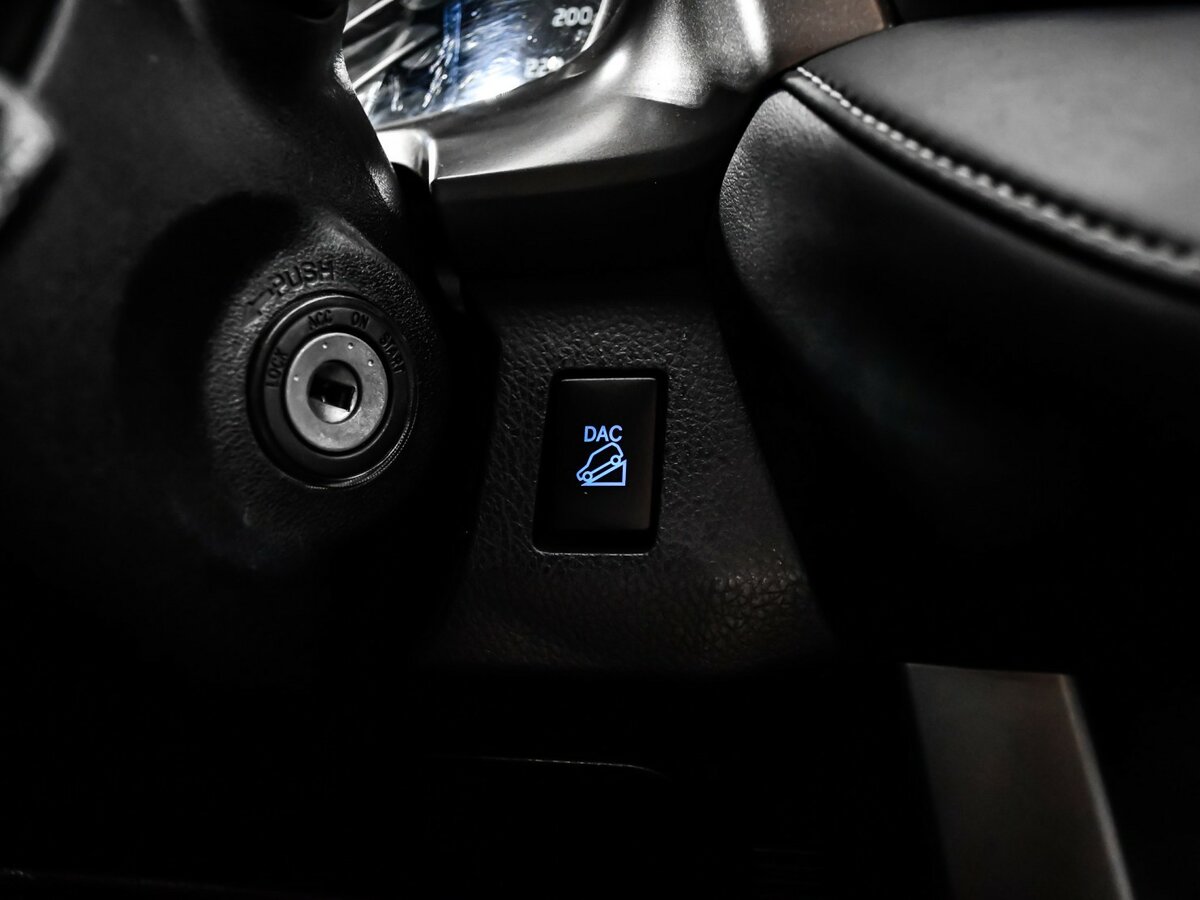 Б/У Тойота Рав4 2016 года. Фото: #13