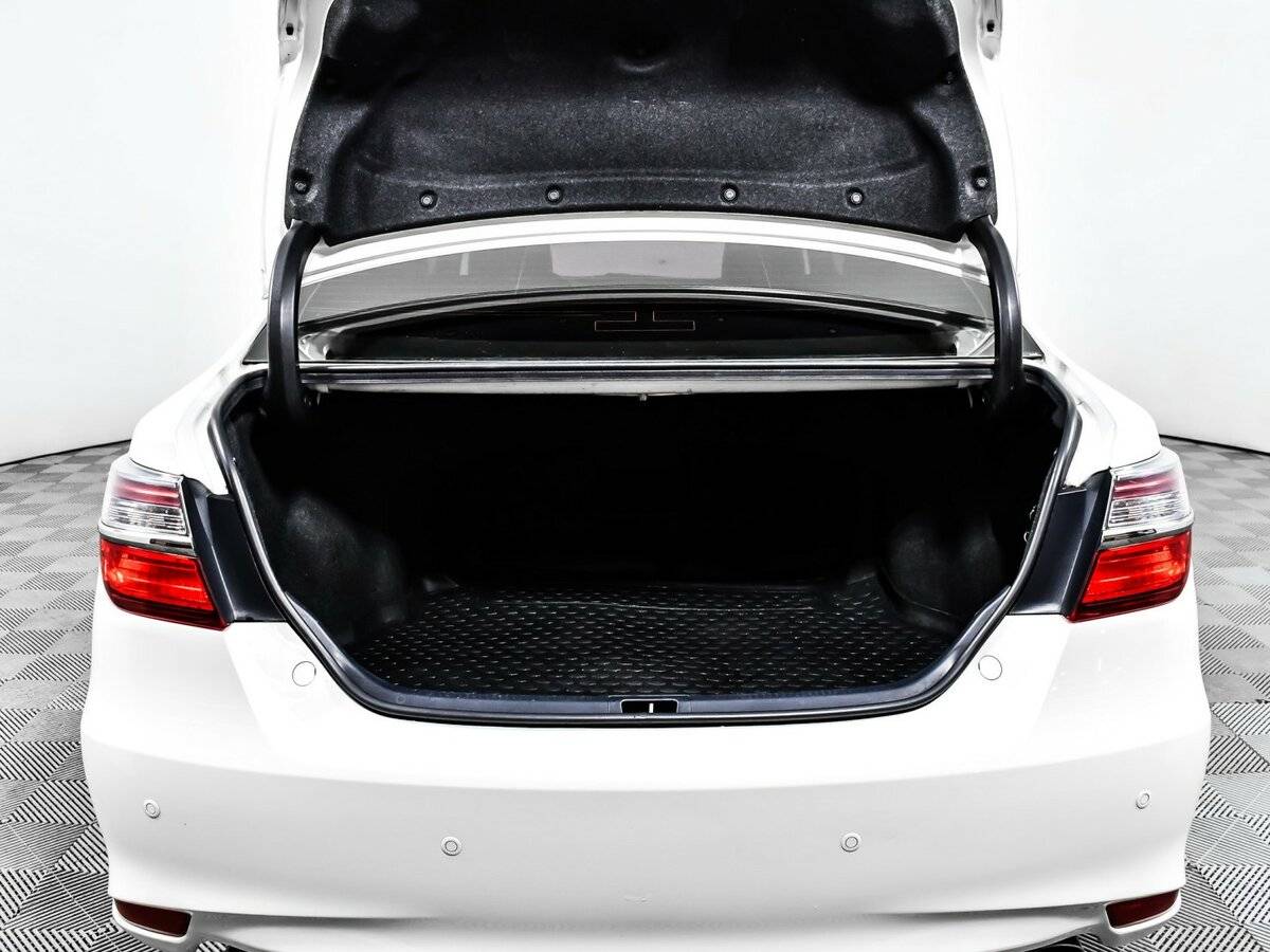 Б/У Тойота Камри 2016 года. Фото: #10