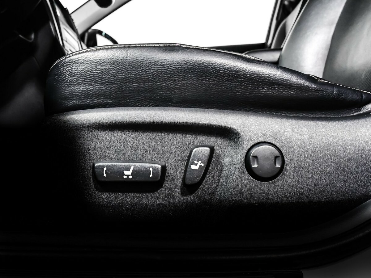 Б/У Тойота Камри 2016 года. Фото: #11