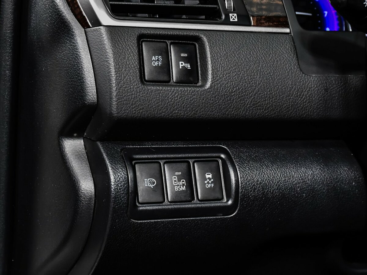 Б/У Тойота Камри 2016 года. Фото: #14