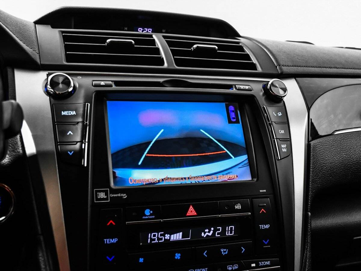 Б/У Тойота Камри 2016 года. Фото: #17