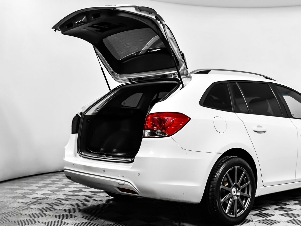 Б/У Шевроле Круз 2015 года. Фото: #13