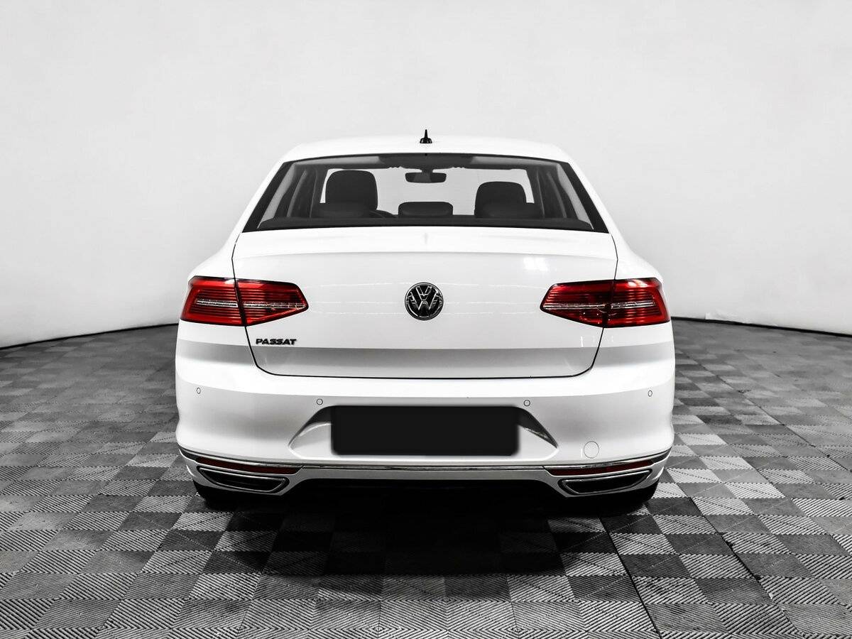 Б/У Фольксваген Пассат 2018 года. Фото: #5
