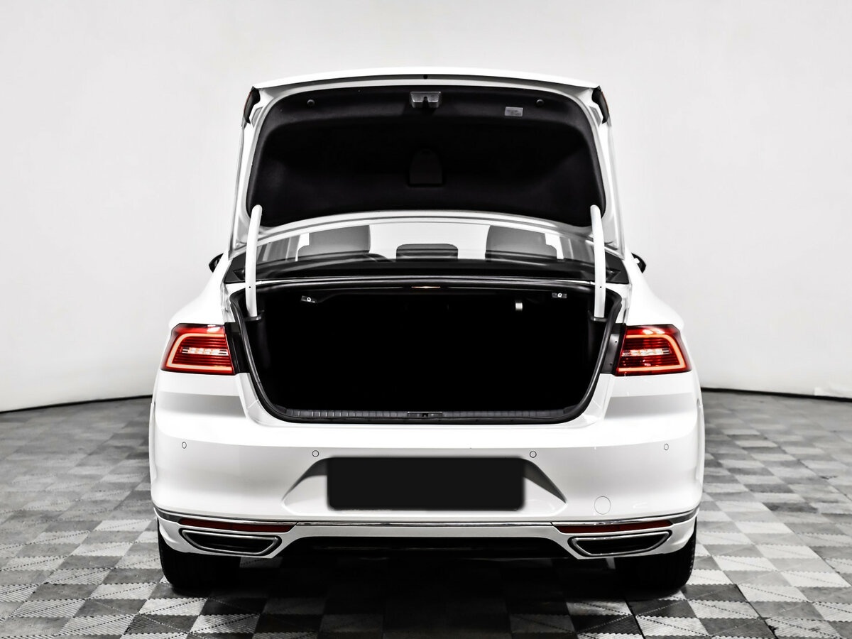 Б/У Фольксваген Пассат 2018 года. Фото: #11