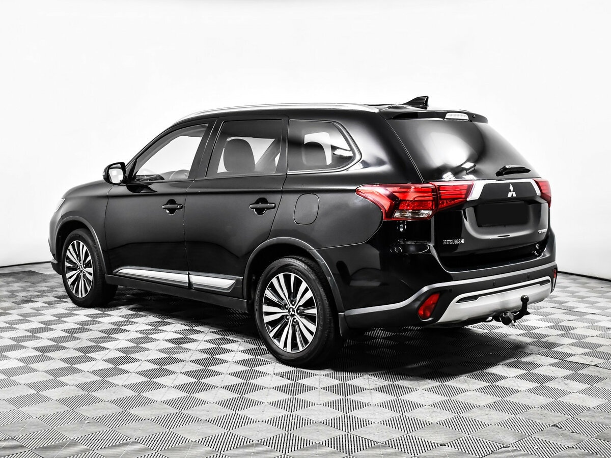 Mitsubishi Outlander 2018 года с пробегом. Фото: #5
