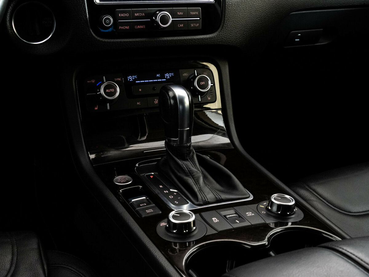 Б/У Фольксваген Туарег 2012 года. Фото: #11