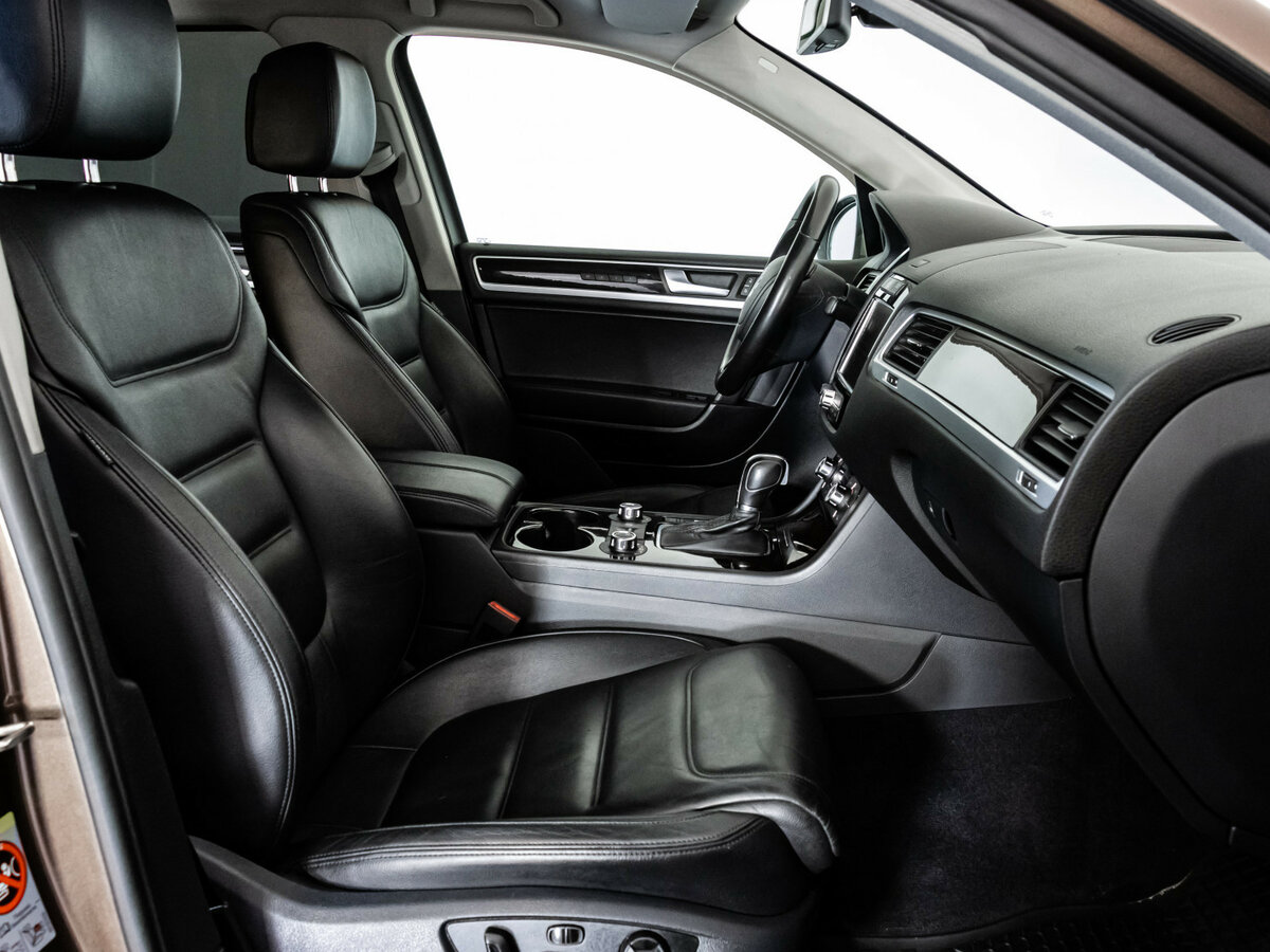 Б/У Фольксваген Туарег 2012 года. Фото: #18