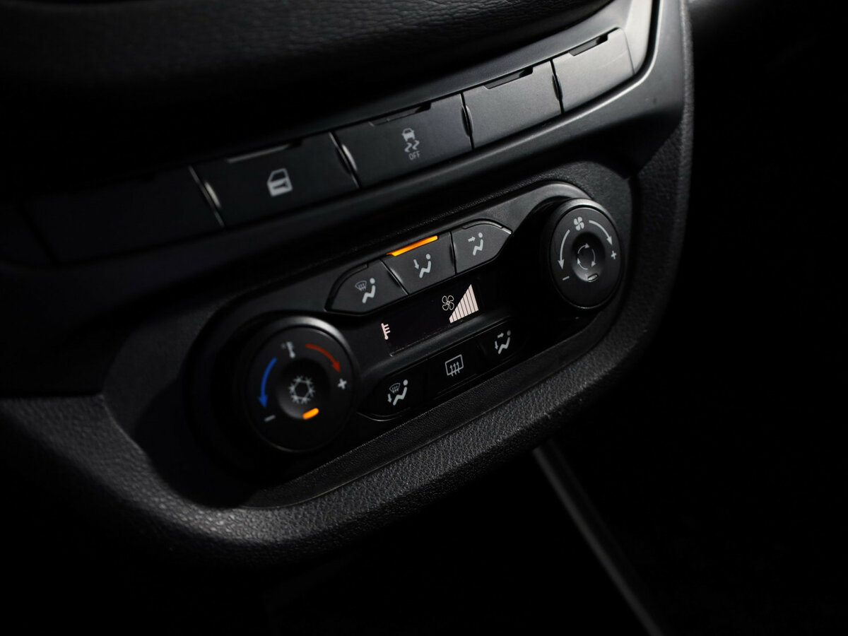 Б/У Лада (ВАЗ) Веста 2017 года. Фото: #12