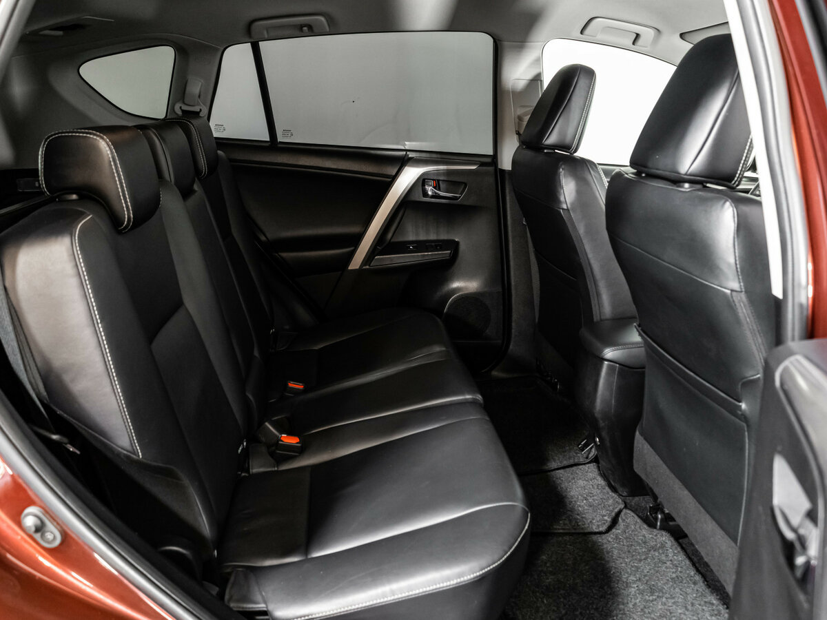 Б/У Тойота Рав4 2019 года. Фото: #13