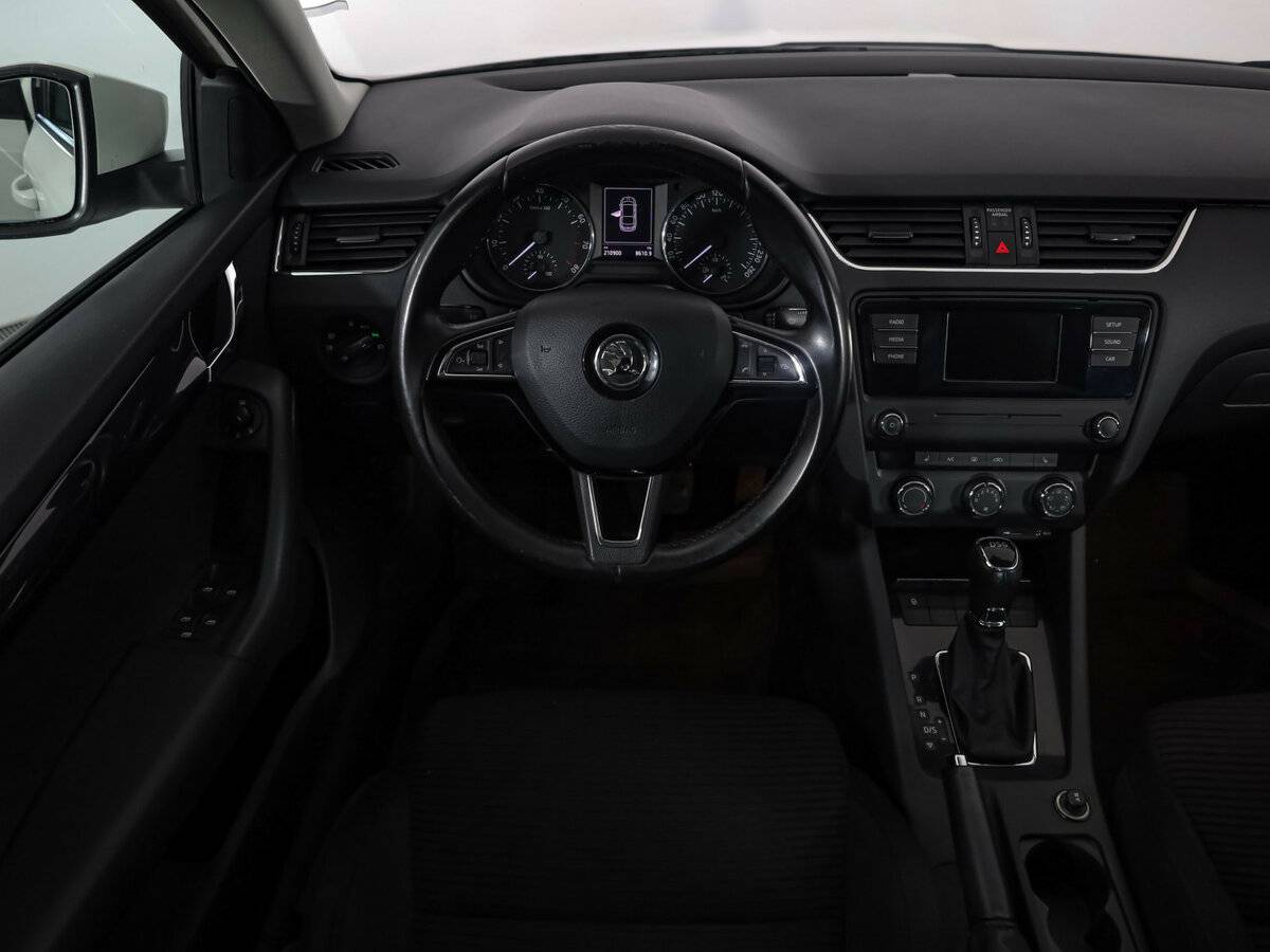 Б/У Шкода Октавия 2015 года. Фото: #8