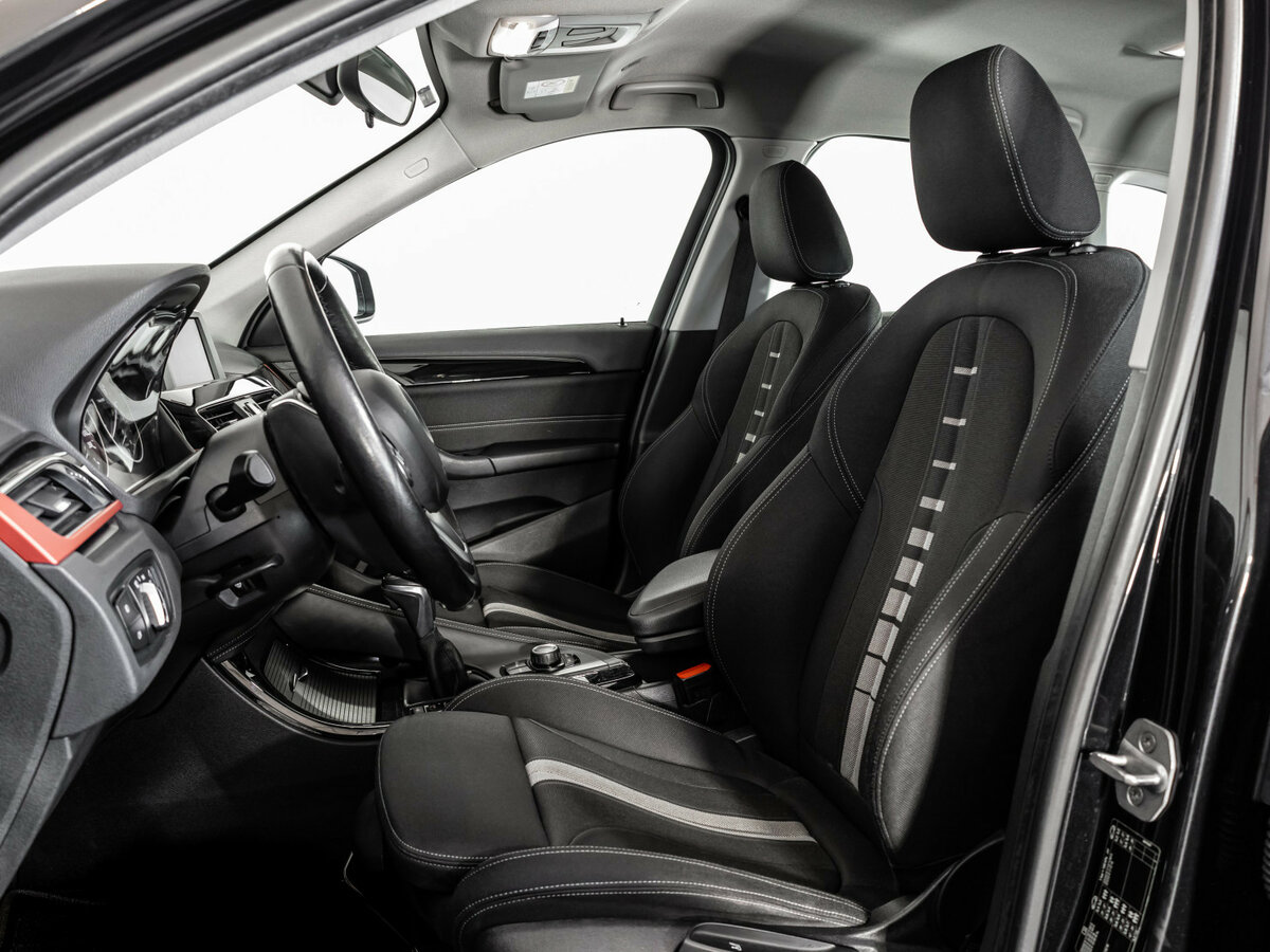 Б/У БМВ Икс1 2017 года. Фото: #14