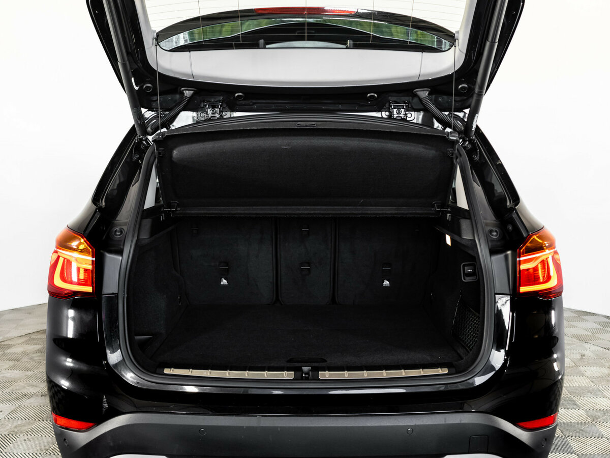 Б/У БМВ Икс1 2017 года. Фото: #26