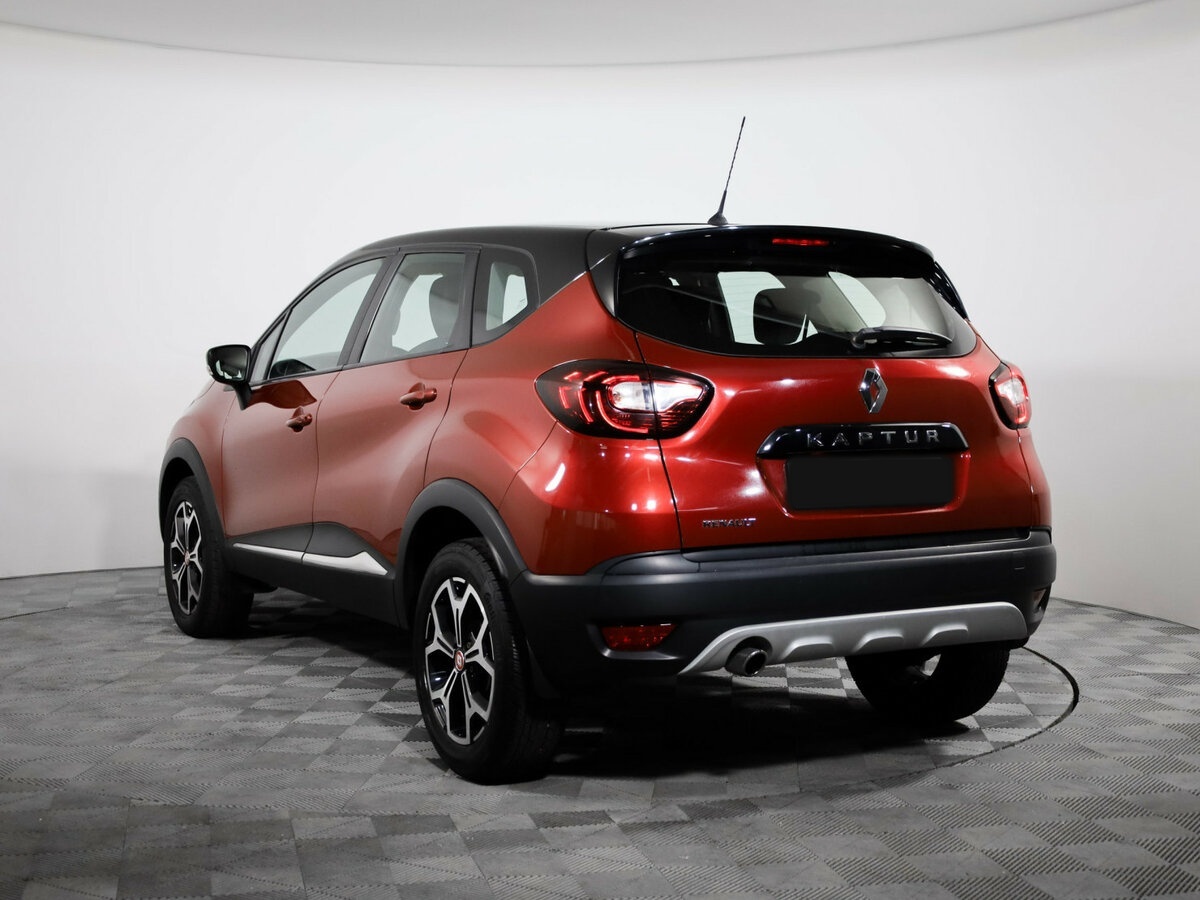 Renault Kaptur 2018 года с пробегом. Фото: #2