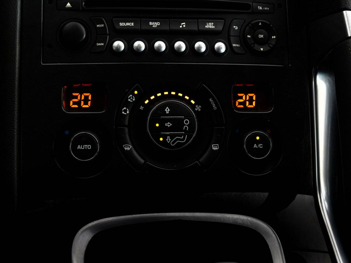 Б/У Пежо 3008 2014 года. Фото: #10