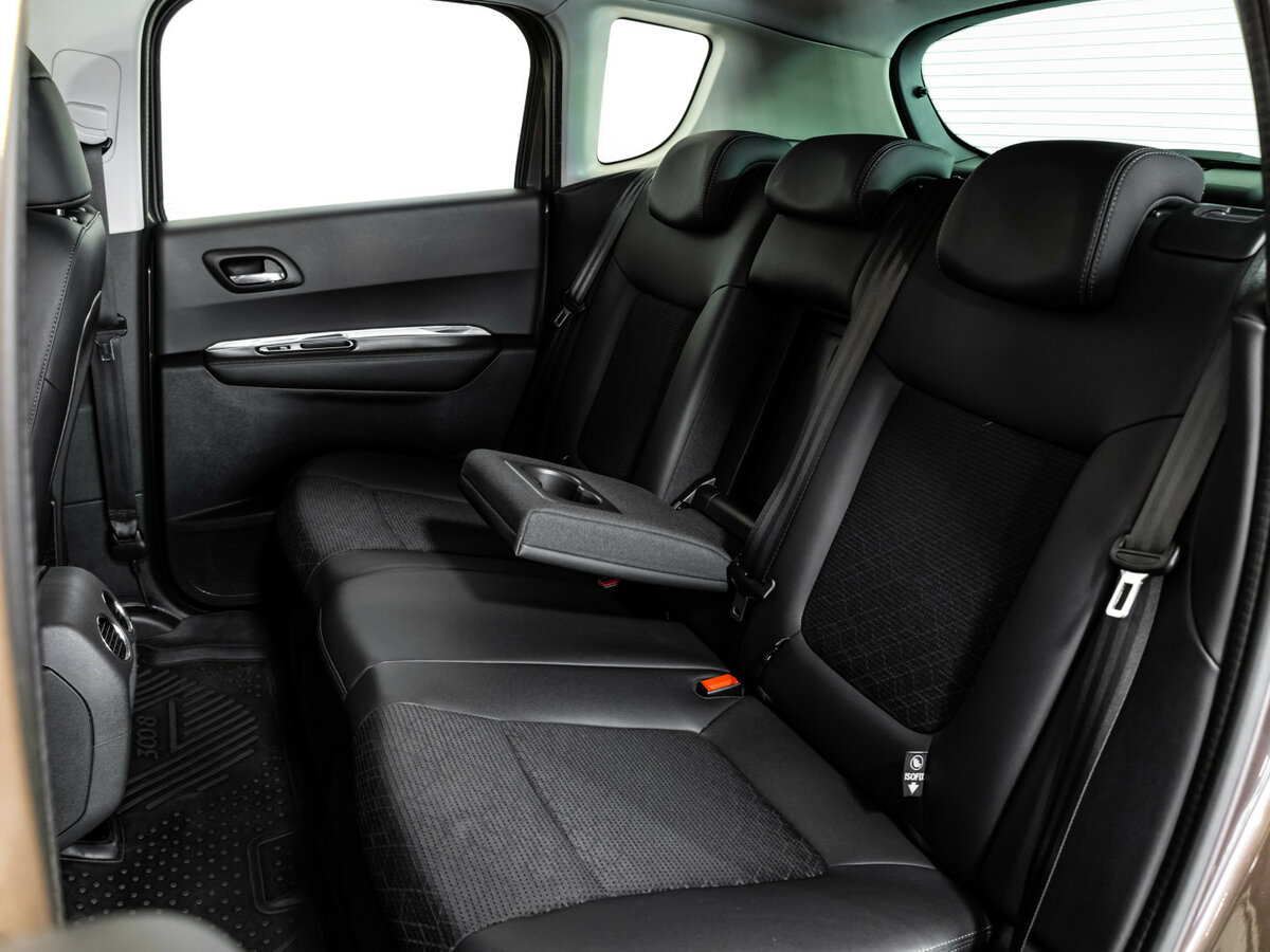 Б/У Пежо 3008 2014 года. Фото: #14