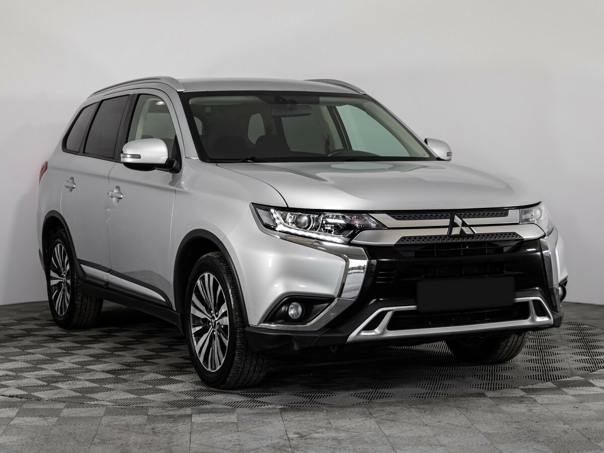 Mitsubishi Outlander 2019 года с пробегом. Фото: #2