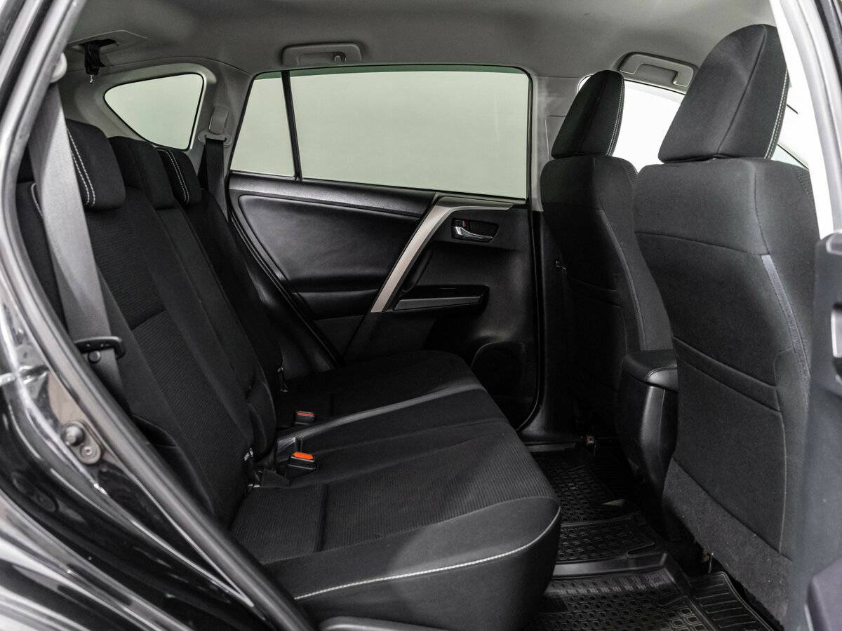 Б/У Тойота Рав4 2016 года. Фото: #11