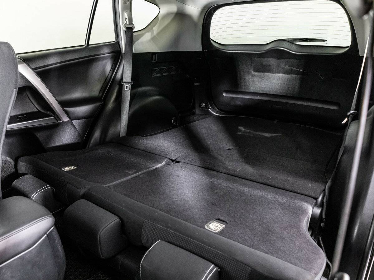 Б/У Тойота Рав4 2016 года. Фото: #14