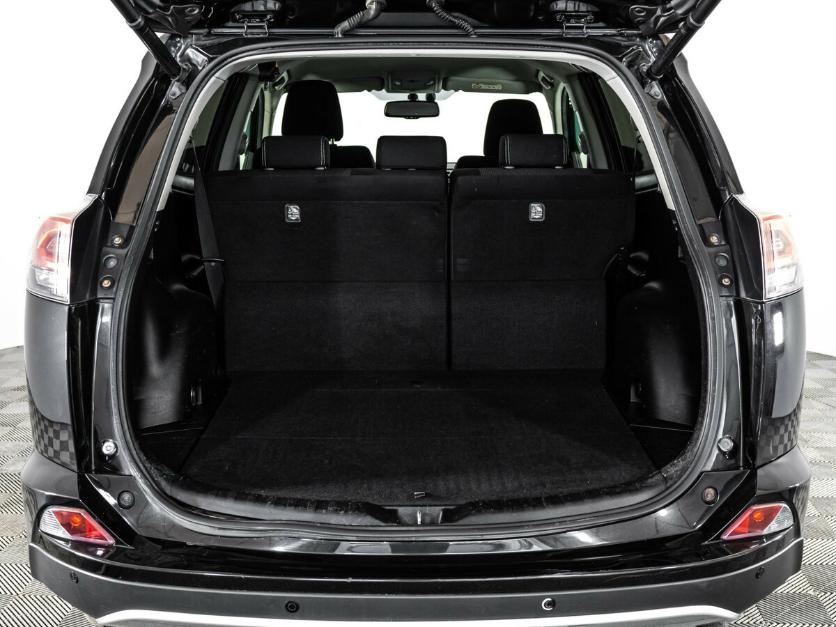 Б/У Тойота Рав4 2016 года. Фото: #15