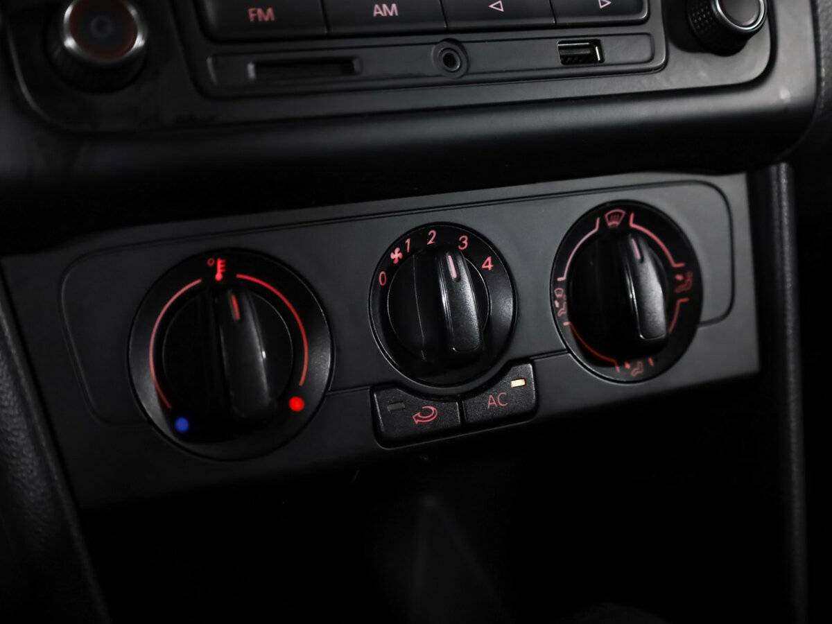 Б/У Фольксваген Поло 2013 года. Фото: #11