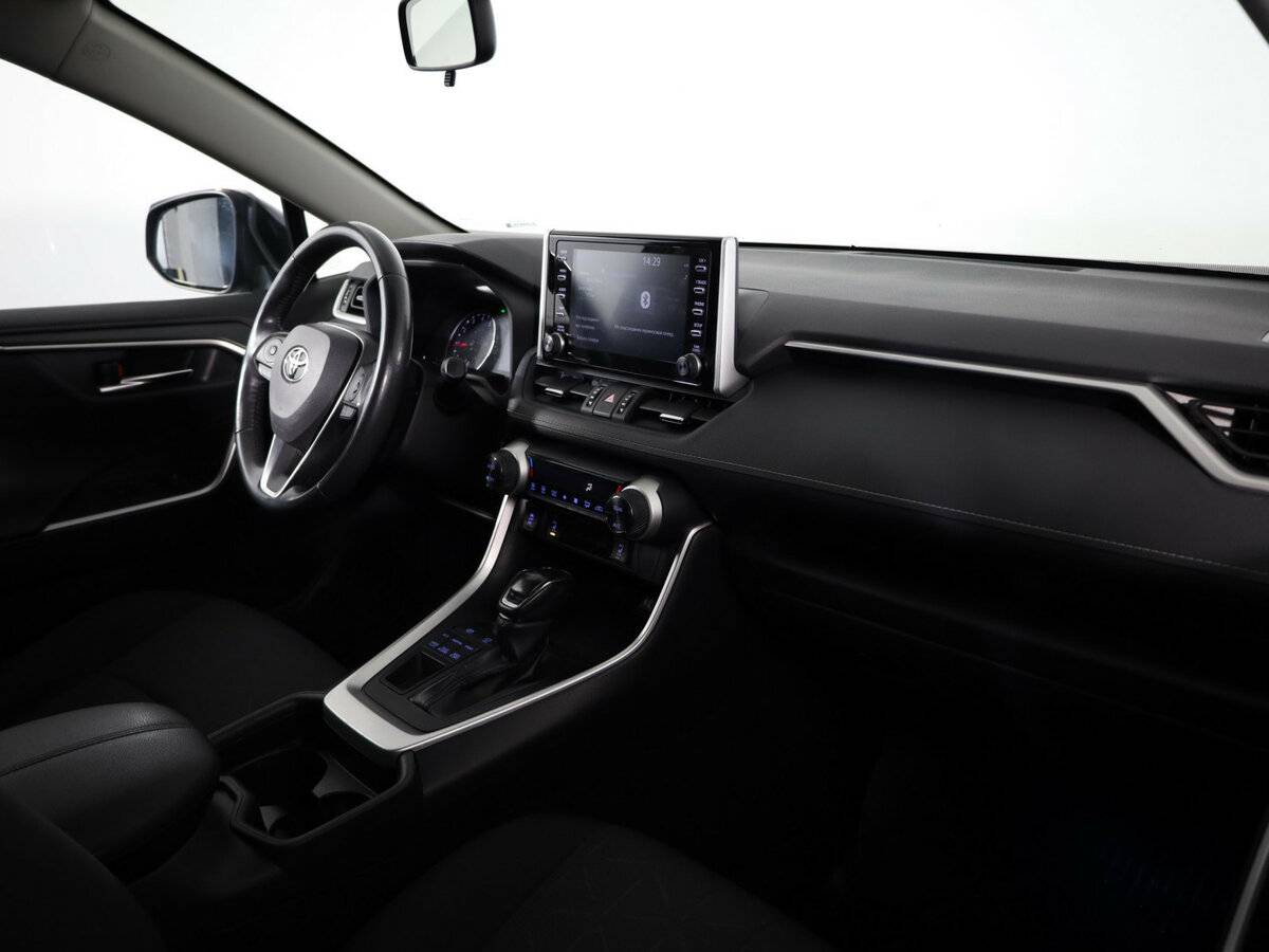 Toyota RAV4 2019 года с пробегом. Фото: #10