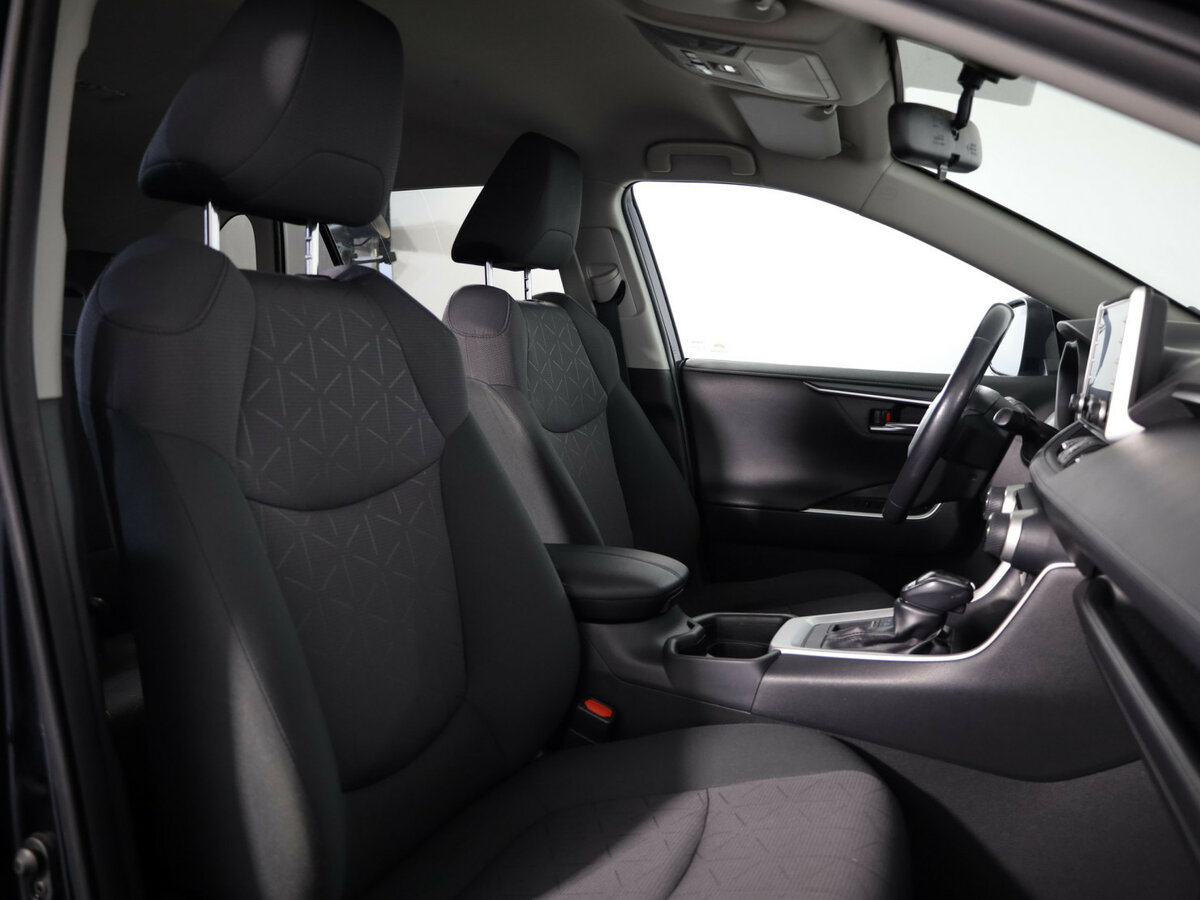 Toyota RAV4 2019 года с пробегом. Фото: #11