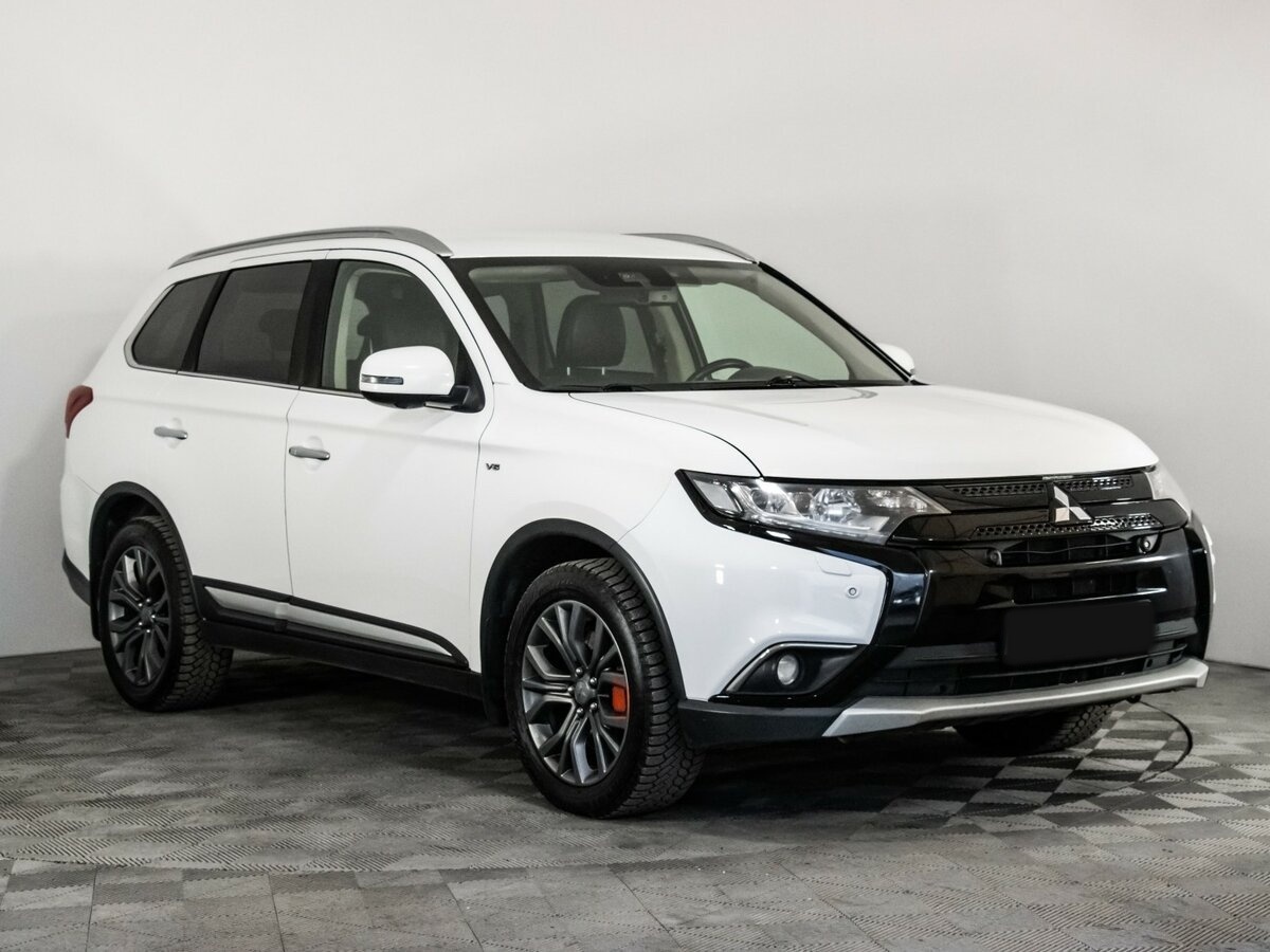 Mitsubishi Outlander 2017 года с пробегом. Фото: #2