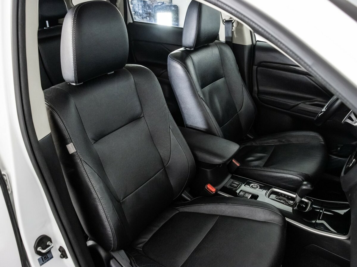 Mitsubishi Outlander 2017 года с пробегом. Фото: #22