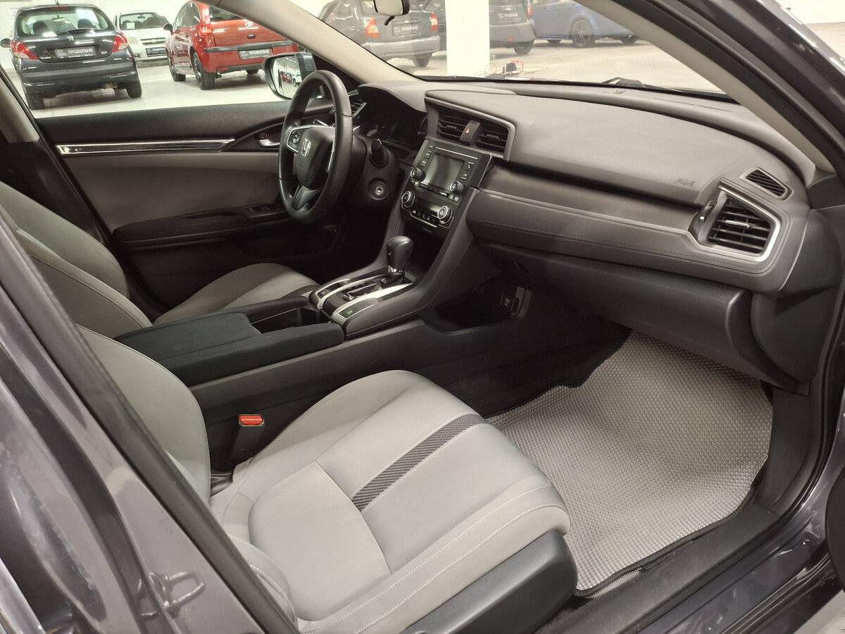 Honda Civic 2016 года с пробегом. Фото: #10